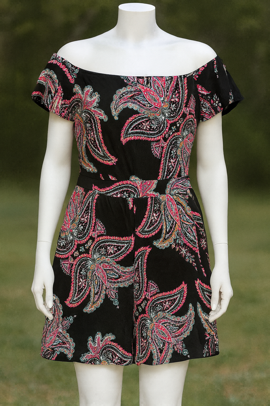 NYC paisley romper with pockets, size L, pre-owned