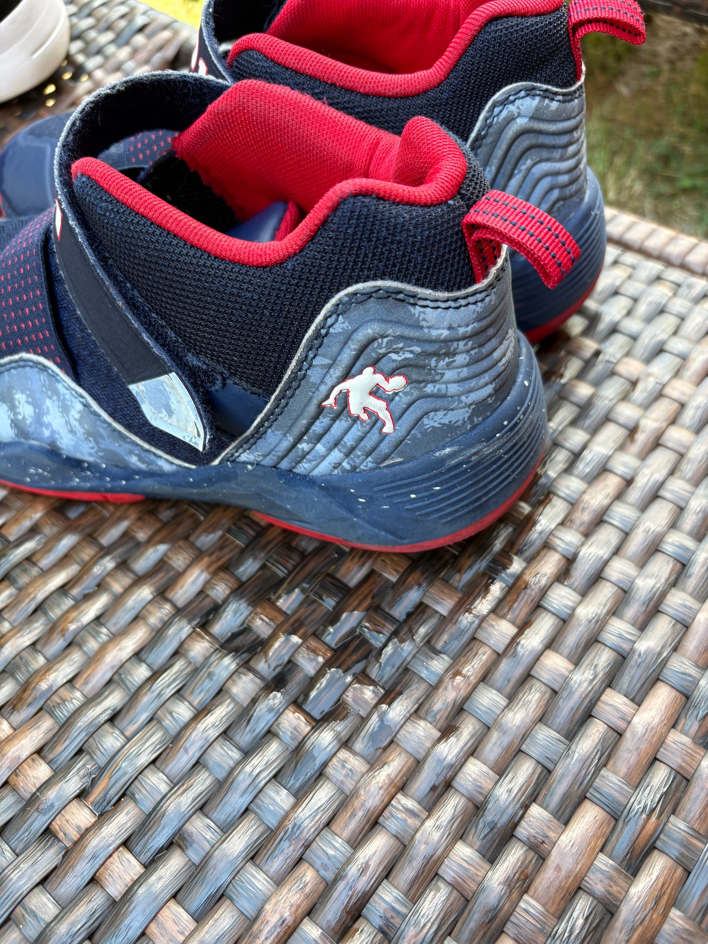 AND1 Boys' Multicolor Basketball Sneakers, Size 6, Comfortable & Supportive Design