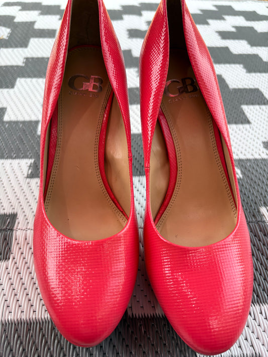 Gianni Size 10 Elegant High Heel Style - Chic & Comfortable for All-Day Wear