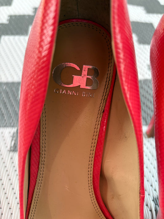 Gianni Size 10 Elegant High Heel Style - Chic & Comfortable for All-Day Wear