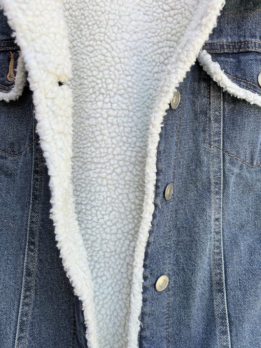 Time and Tru, Jeans jacket, fur interior, size S gentle used.