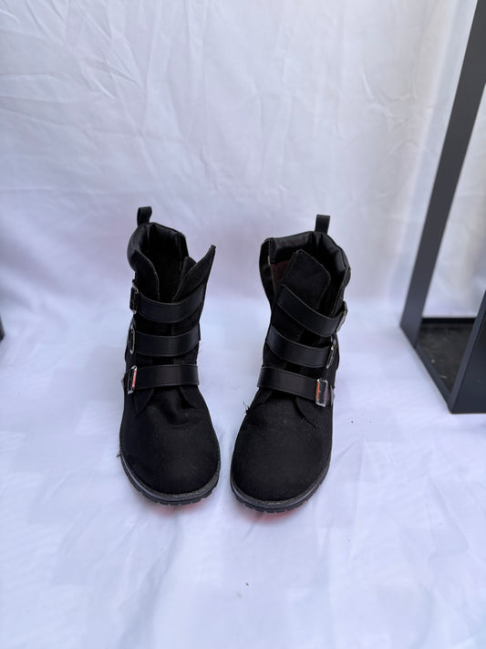Justice, girls size 8, black, good condition