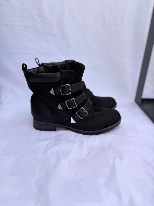 Justice, girls size 8, black, good condition