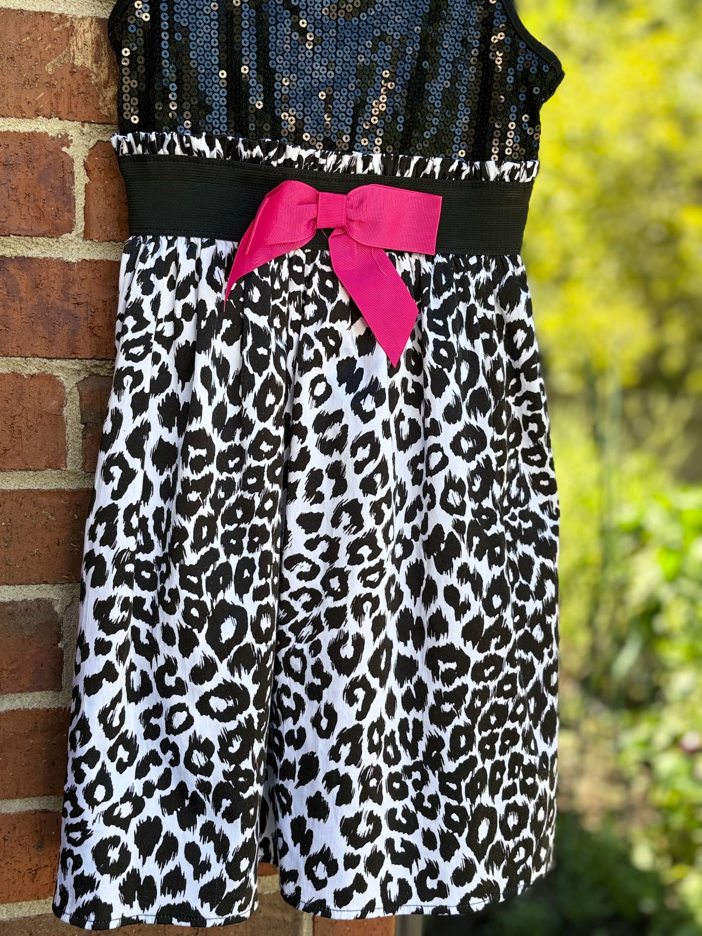 sequence top, girls, size 10/12, gentle used, no flaws.