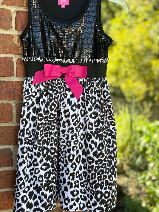 sequence top, girls, size 10/12, gentle used, no flaws.