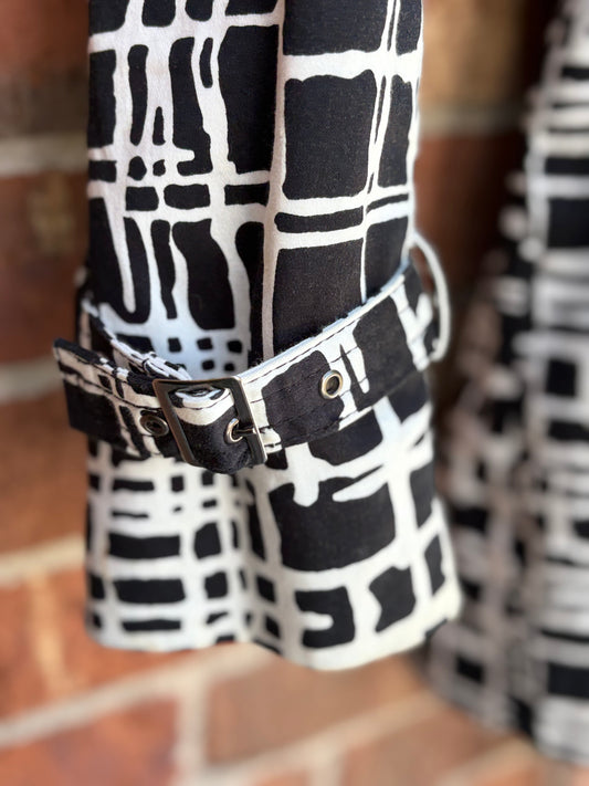 Geometric trench coat, L,women, barely used, no flaws.