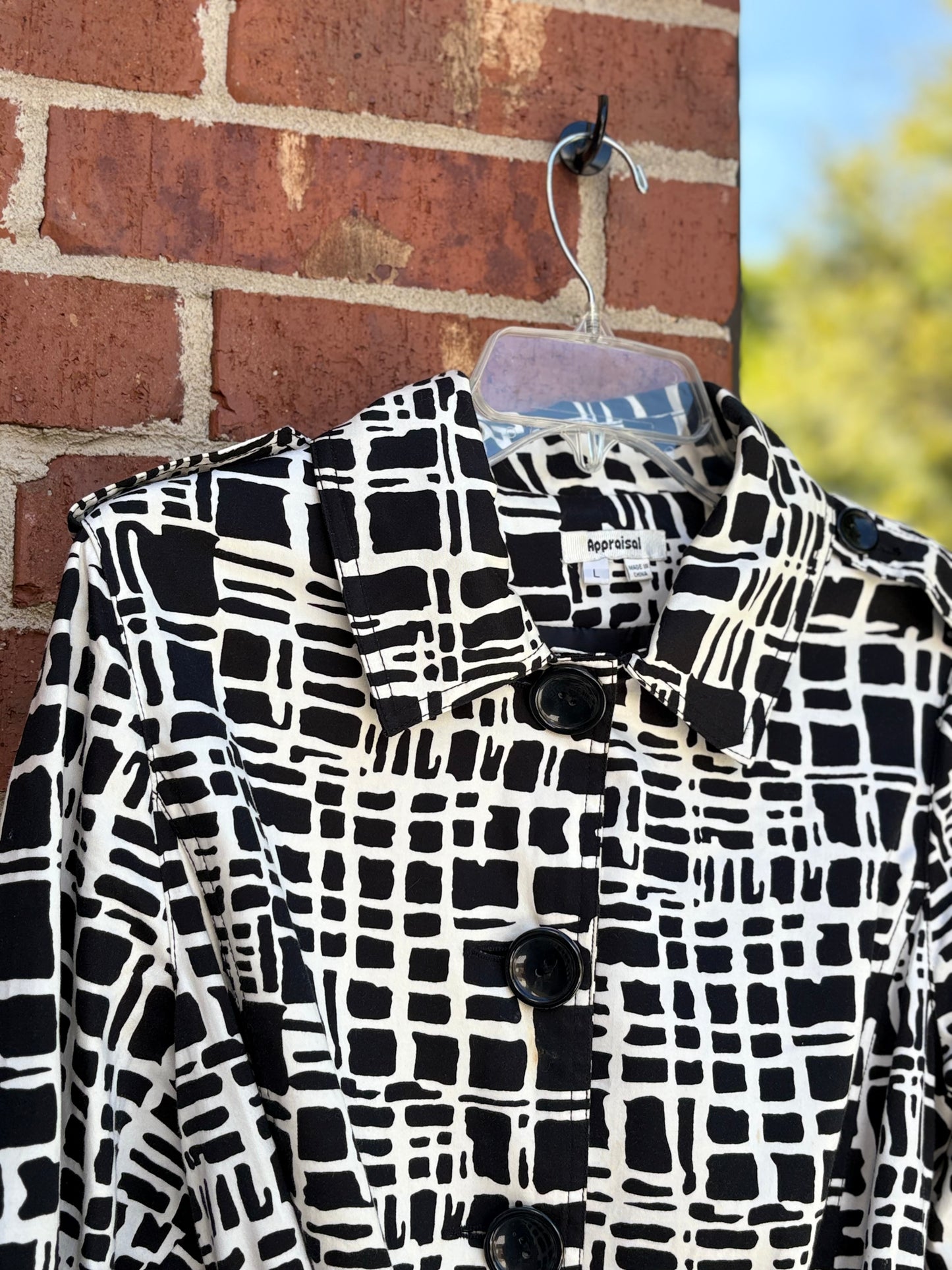 Geometric trench coat, L,women, barely used, no flaws.